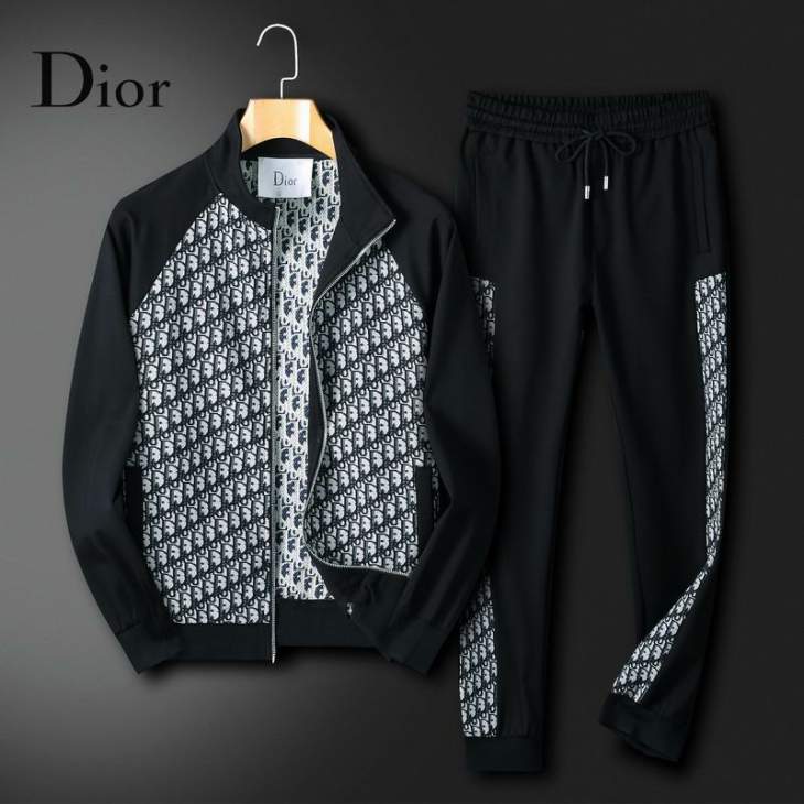 Picture of Dior Sweater Suits _SKUDiorM-3XL25cr24738460